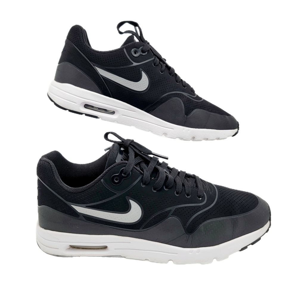 Nike Black Women's Sneakers
